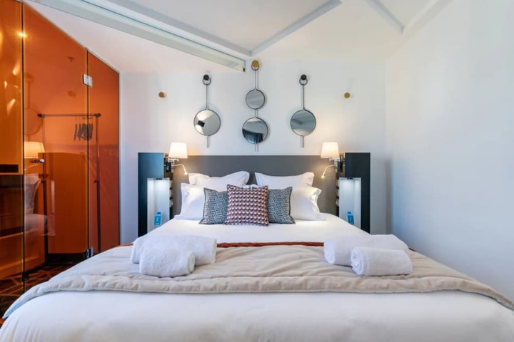 Room 4 of 31