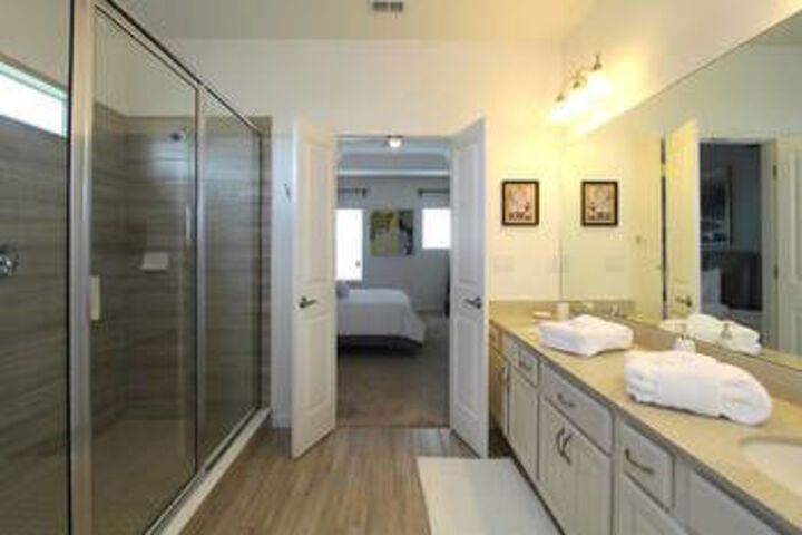 Room 2 of 27