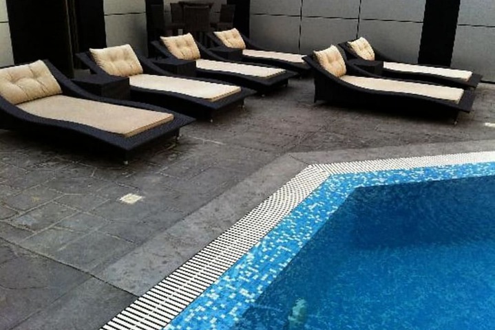 Pool 16 of 33