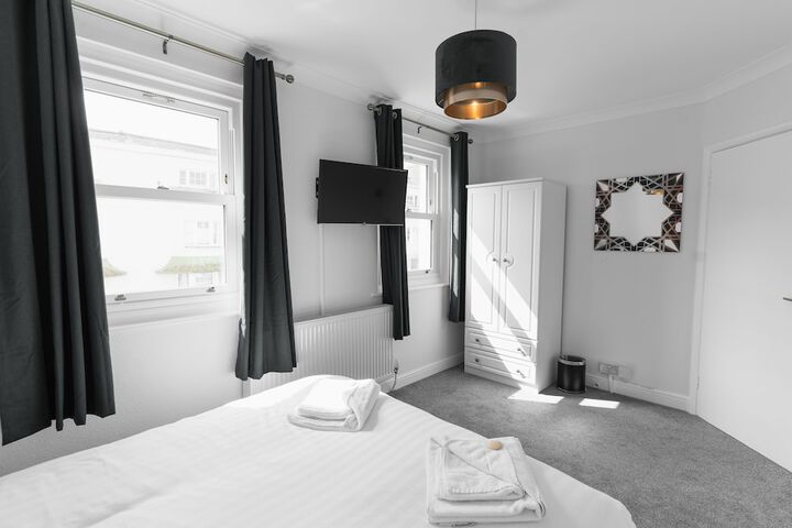 Room 13 of 87
