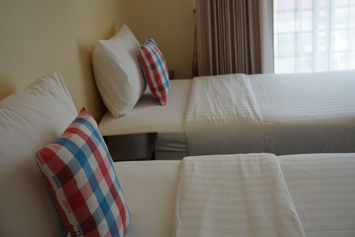 Room 5 of 42