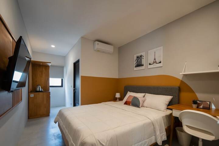 Room 10 of 19