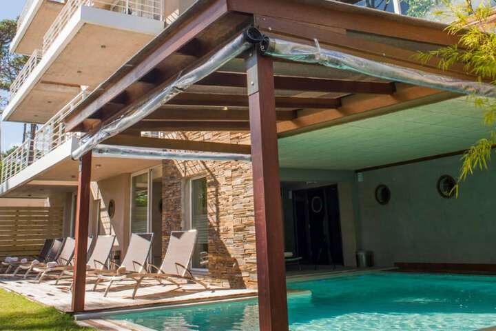Hotel Pool