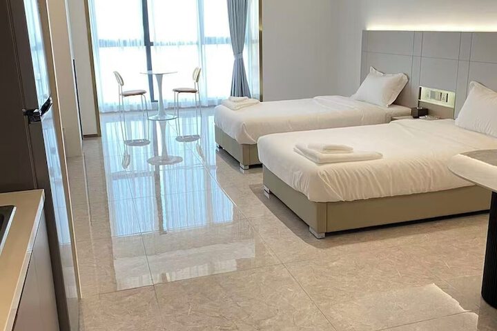 Room 8 of 23