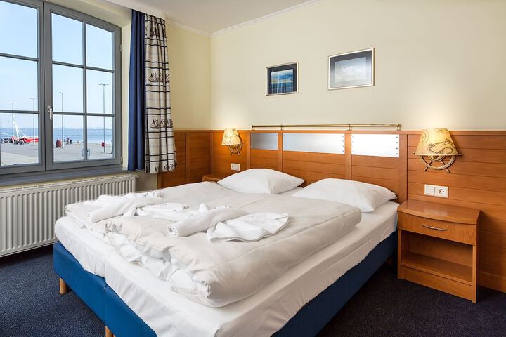 Room 4 of 37
