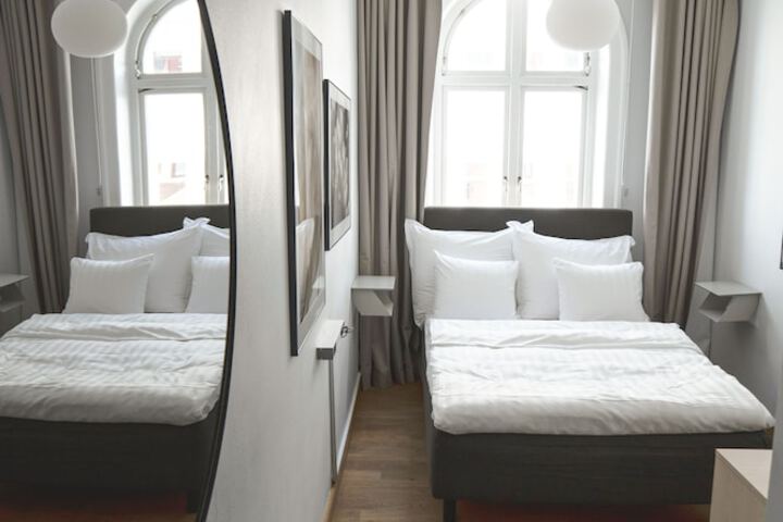 Room 31 of 203