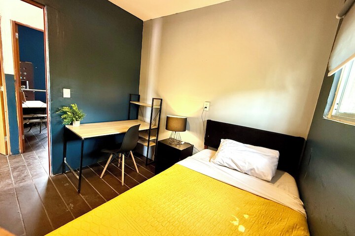 Room 9 of 25