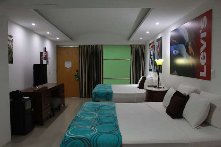 Room 16 of 39
