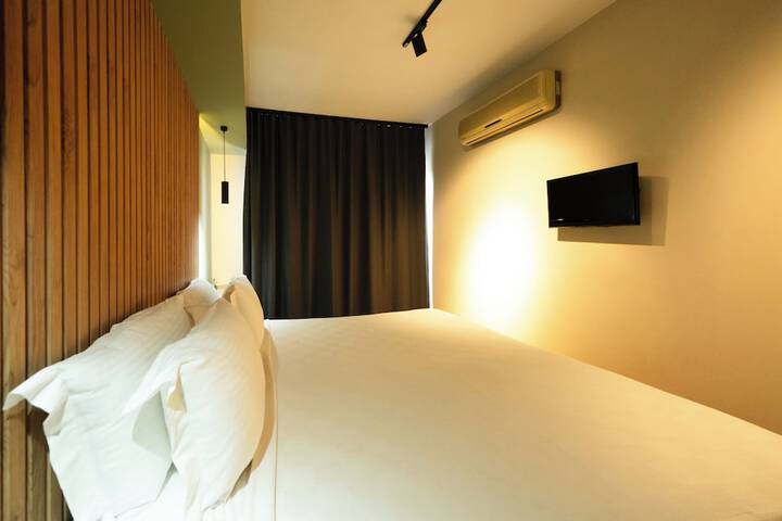 Room 51 of 82