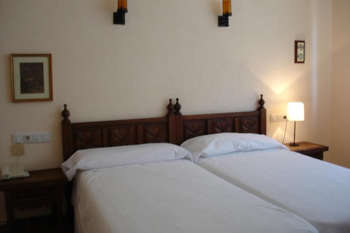 Room 9 of 30