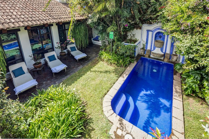 Hotel Pool