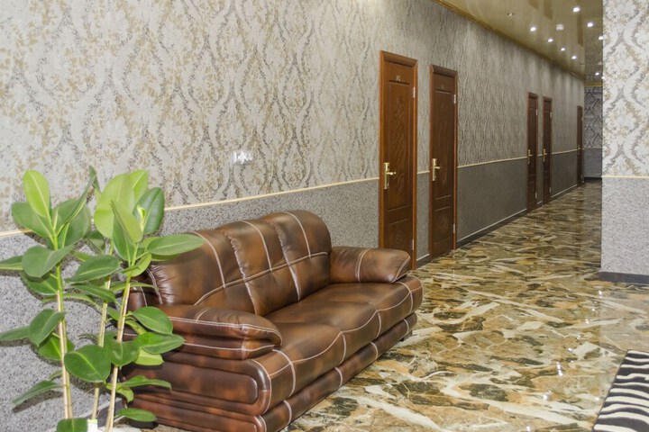 Ballroom/Hall 18 of 19