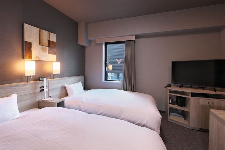 Room 9 of 20