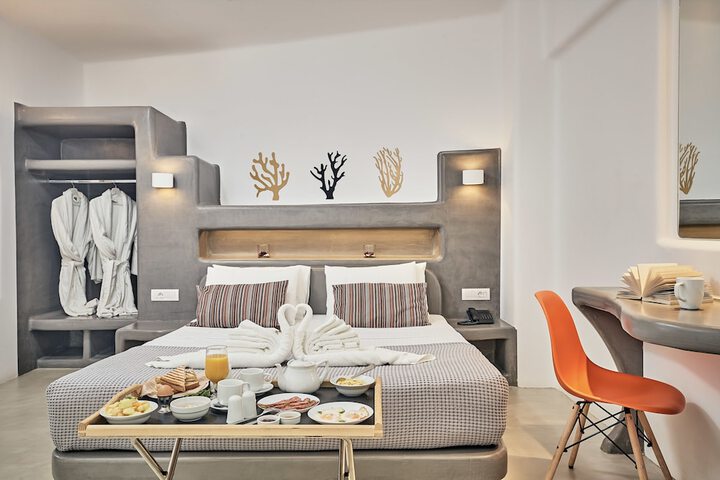 Room 25 of 230