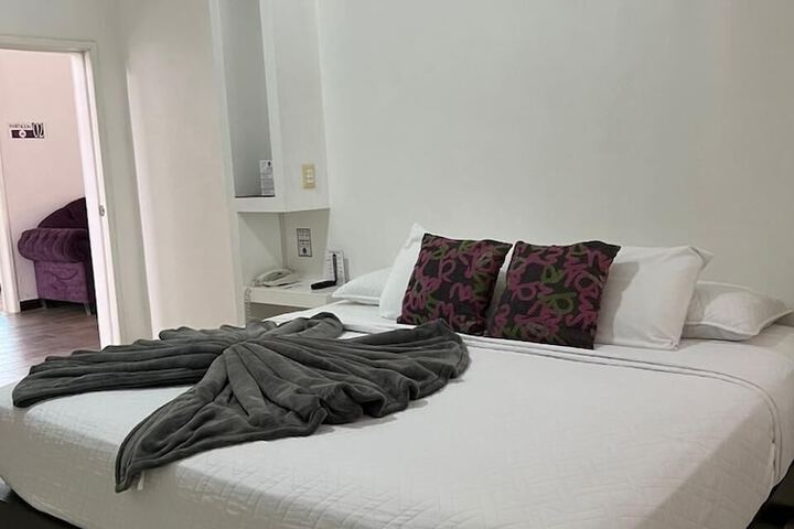 Room 56 of 165