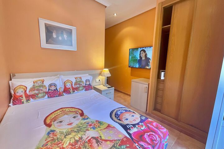 Room 10 of 38