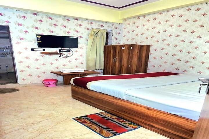 Room 12 of 26