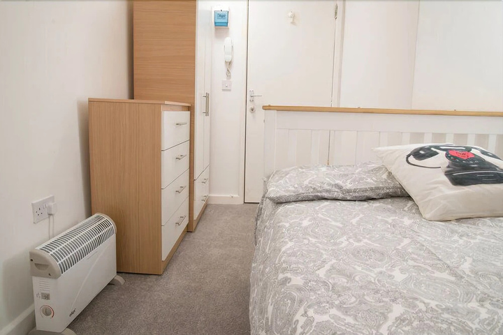 Room 7 of 7