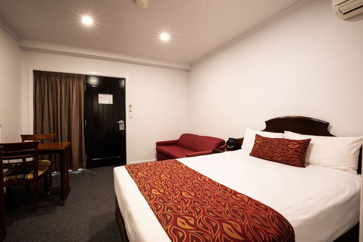 Room 18 of 43