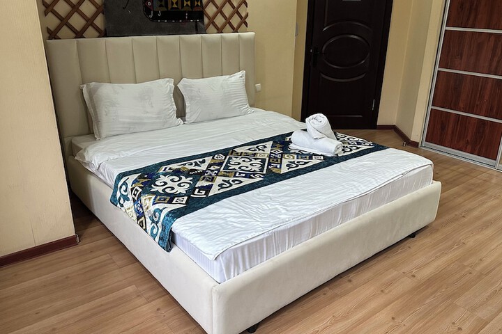 Room 2 of 61