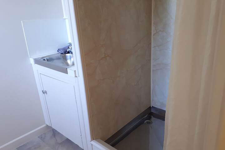 Room 70 of 92