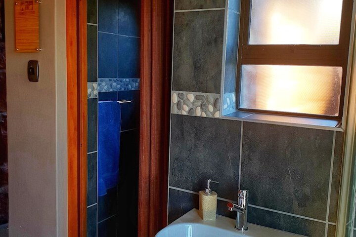 Room 32 of 38