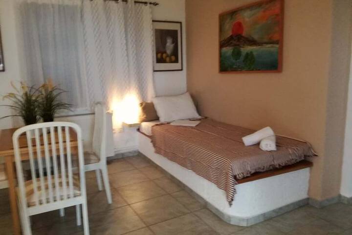 Room 2 of 8