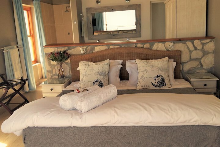 Room 3 of 43