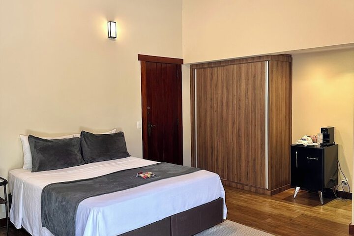 Room 44 of 75