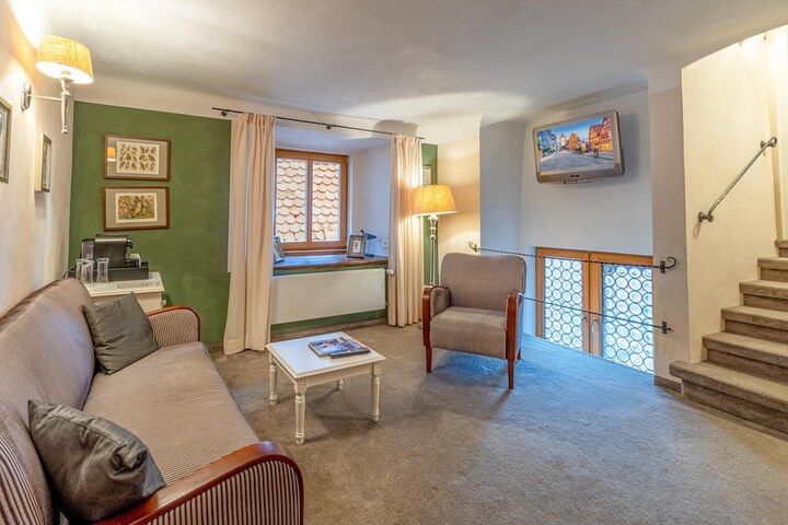 Room 27 of 70