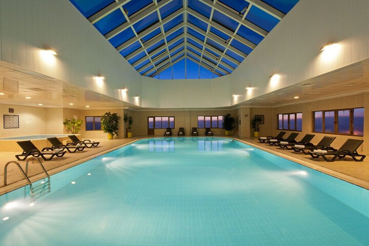 Pools & Facilities