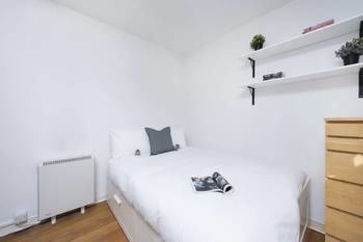 Room 10 of 19