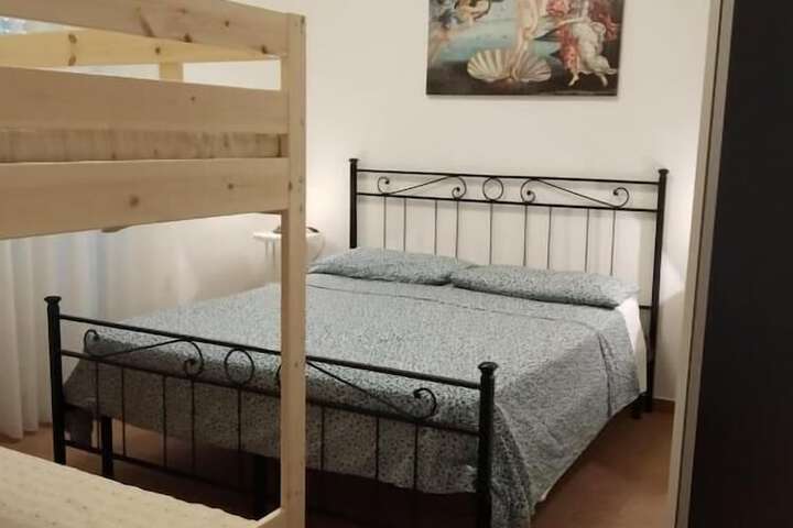 Room 8 of 44