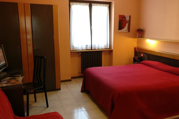 Room 11 of 33