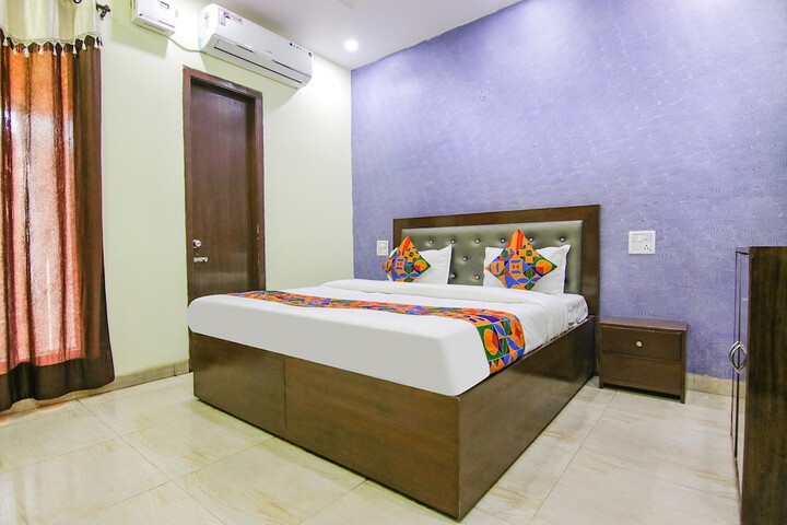 Room 14 of 27