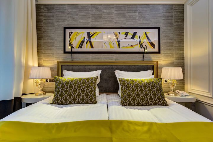 Room 25 of 172