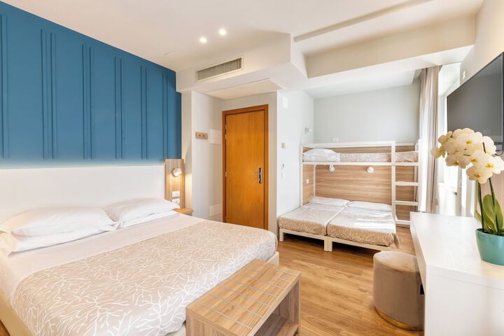 Room 30 of 86