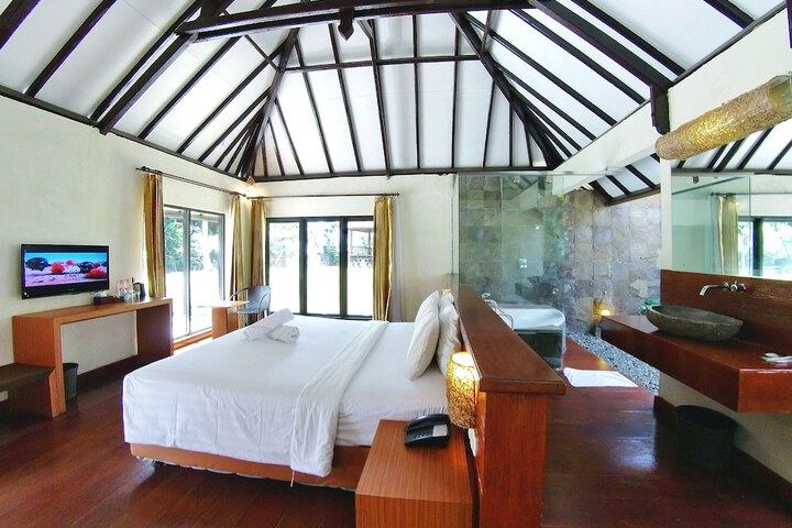Room 5 of 69