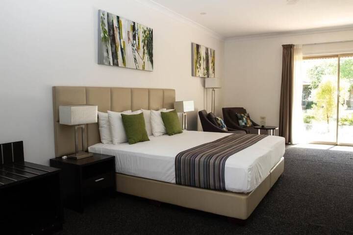 Room 16 of 46