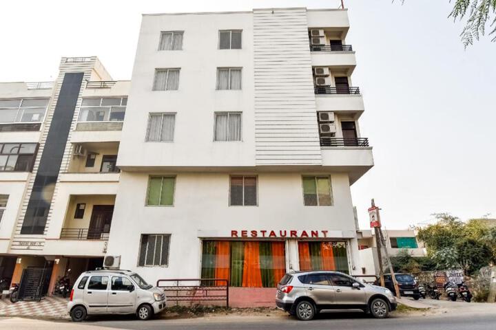 Hotel O Aana Residency