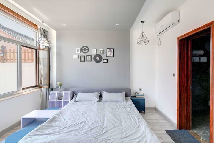 Room 33 of 58