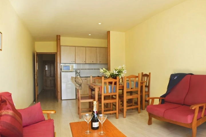 Room 4 of 13