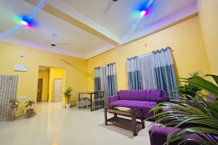 Room 5 of 16