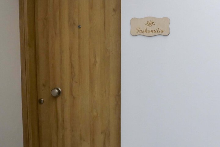 Room 8 of 28