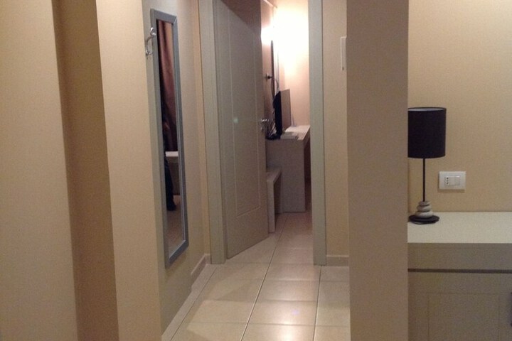 Room 9 of 44