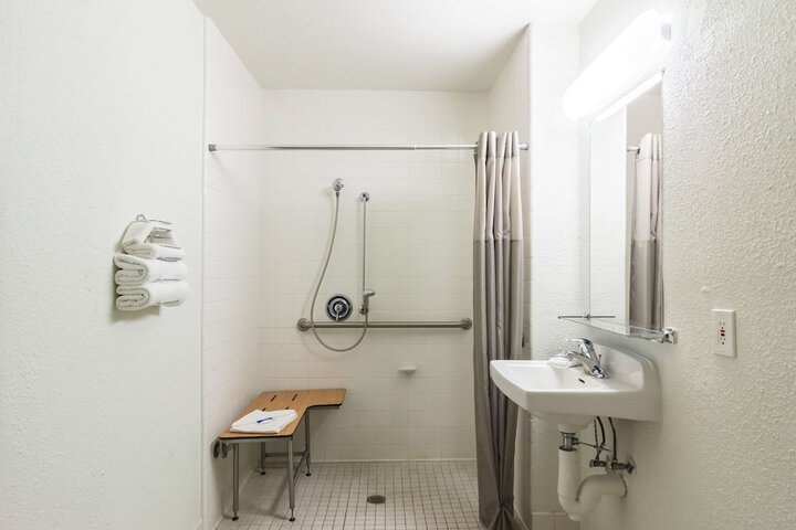 Double Room Disability Accessible Roll in Shower (11 of 11)