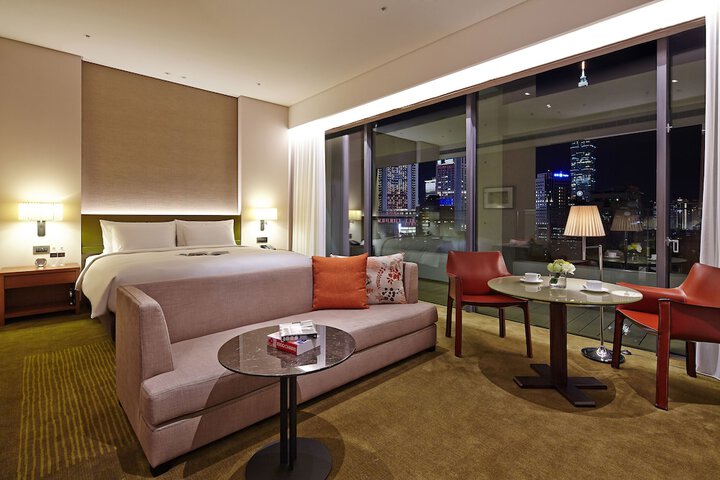Room 5 of 52