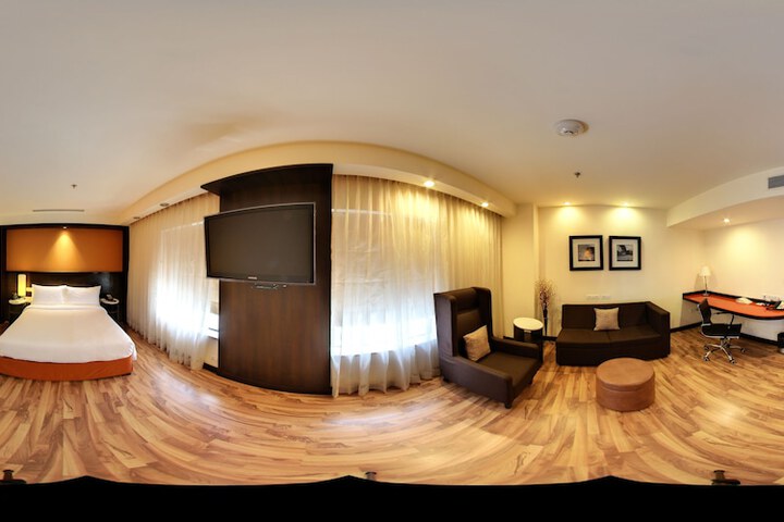 Room 15 of 66