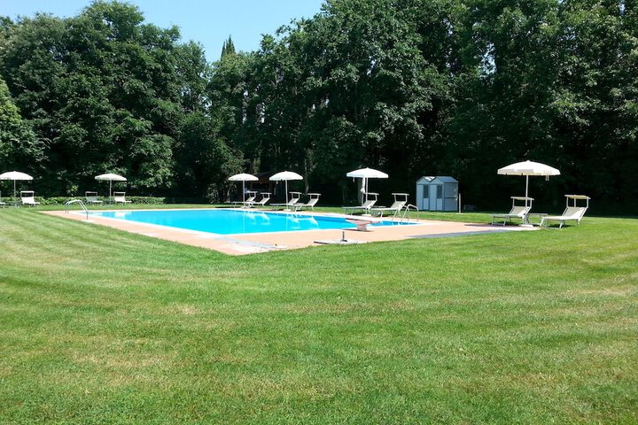 Pool 19 of 63