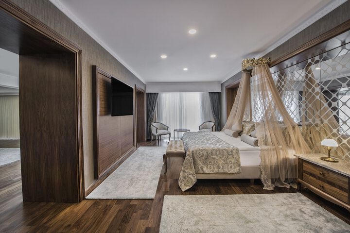 Room 5 of 40